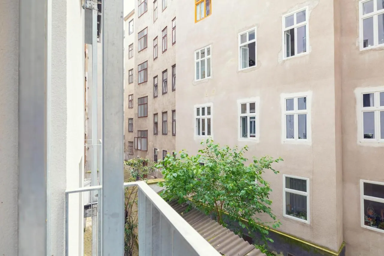 The 77 Emma Apartment Vienna 0*,  Austria